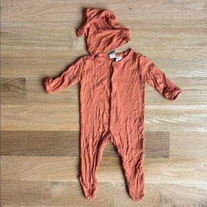 KYTE BABY | ORANGE FOOTIE AND KNOTTED CAP